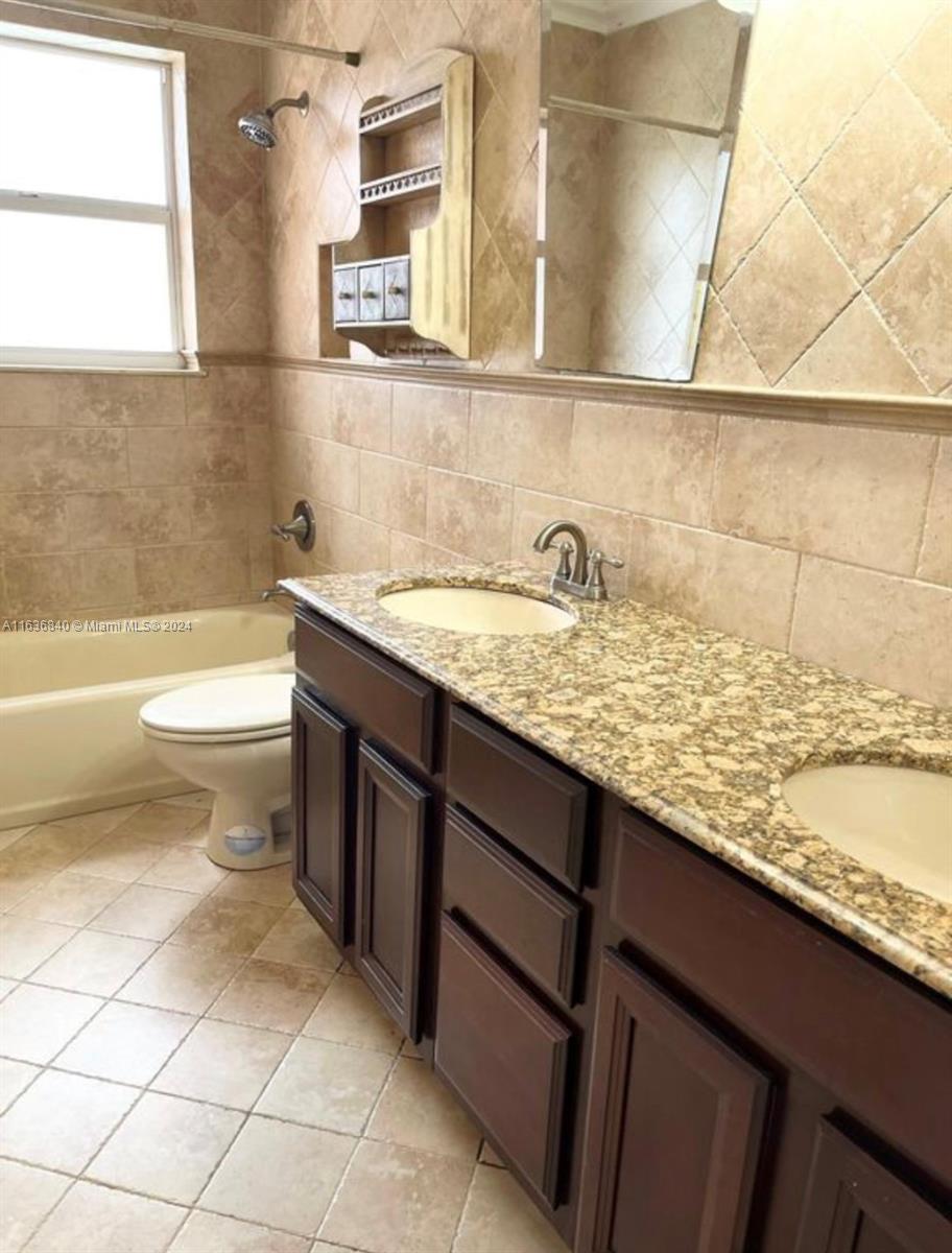 VENETIAN SEC KEYSTONE POI - Residential