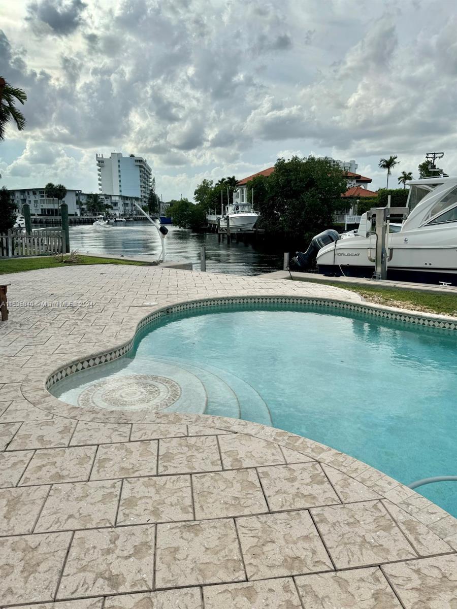 VENETIAN SEC KEYSTONE POI - Residential