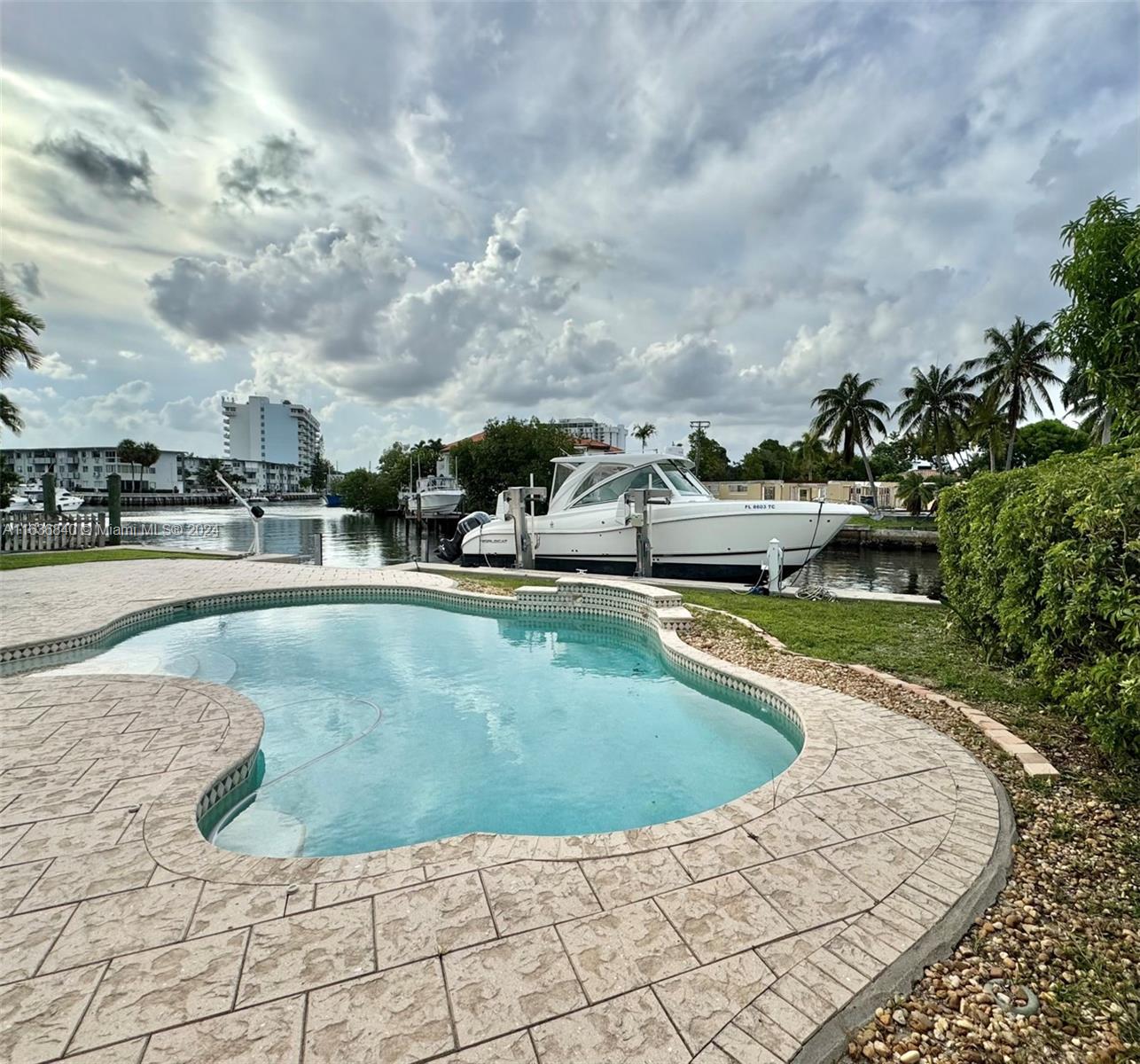 VENETIAN SEC KEYSTONE POI - Residential