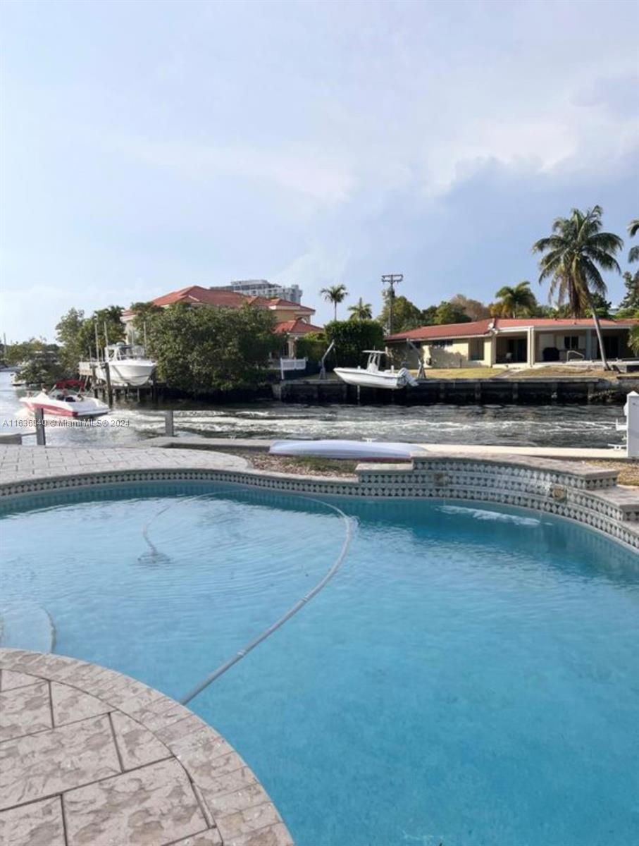 VENETIAN SEC KEYSTONE POI - Residential