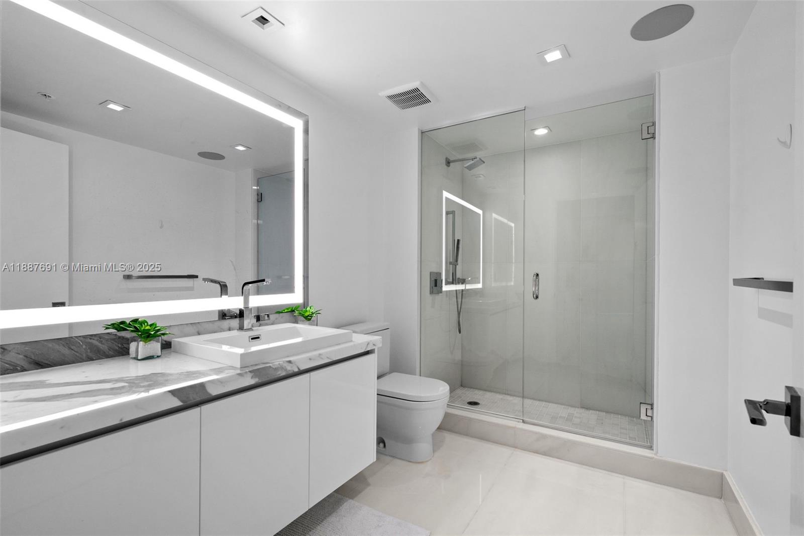 PARQUE TOWERS CONDO - Residential