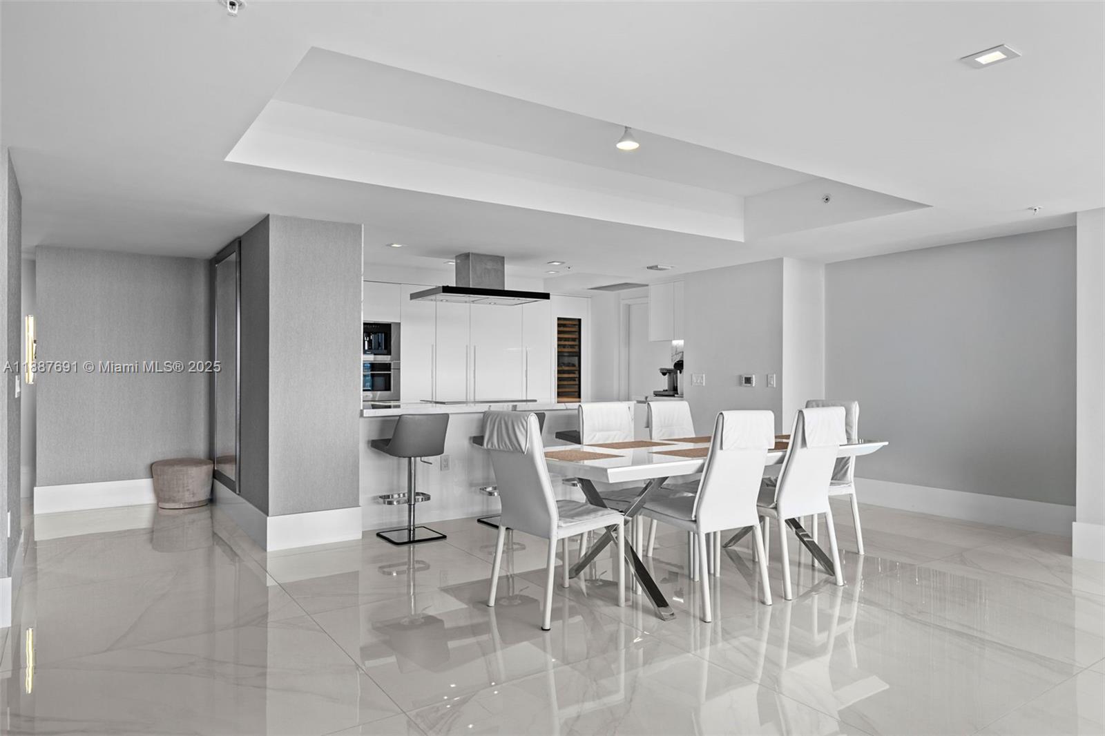 PARQUE TOWERS CONDO - Residential