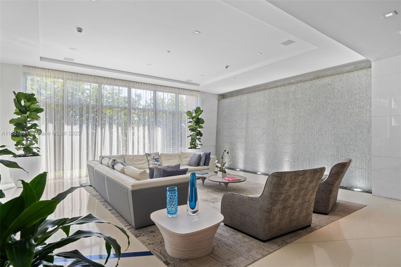 PARQUE TOWERS CONDO - Residential