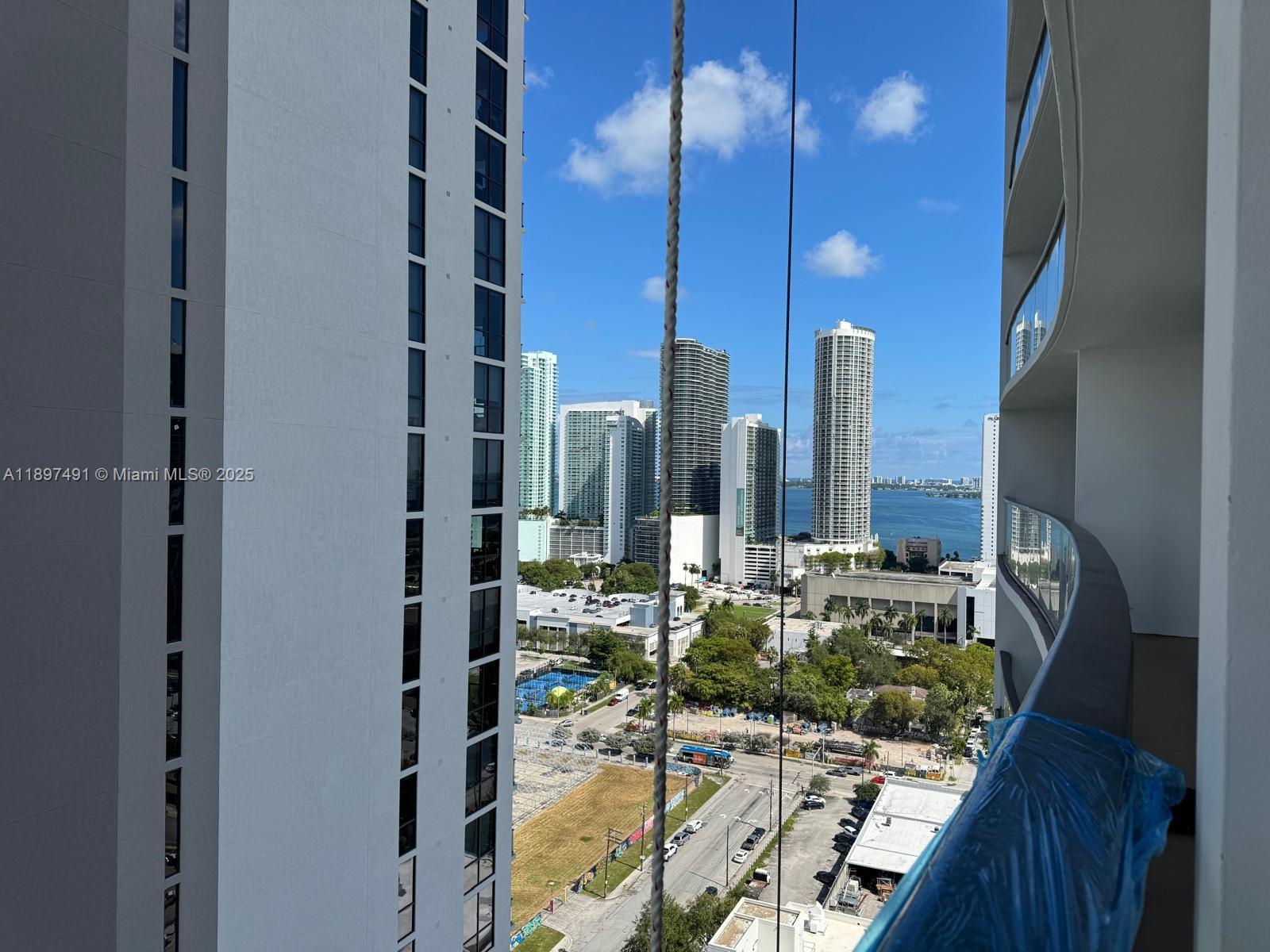 CANVAS CONDO - Residential