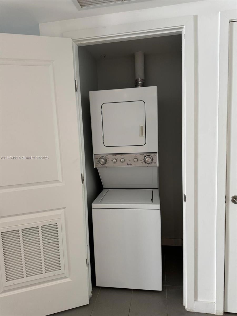 CANVAS CONDO - Residential