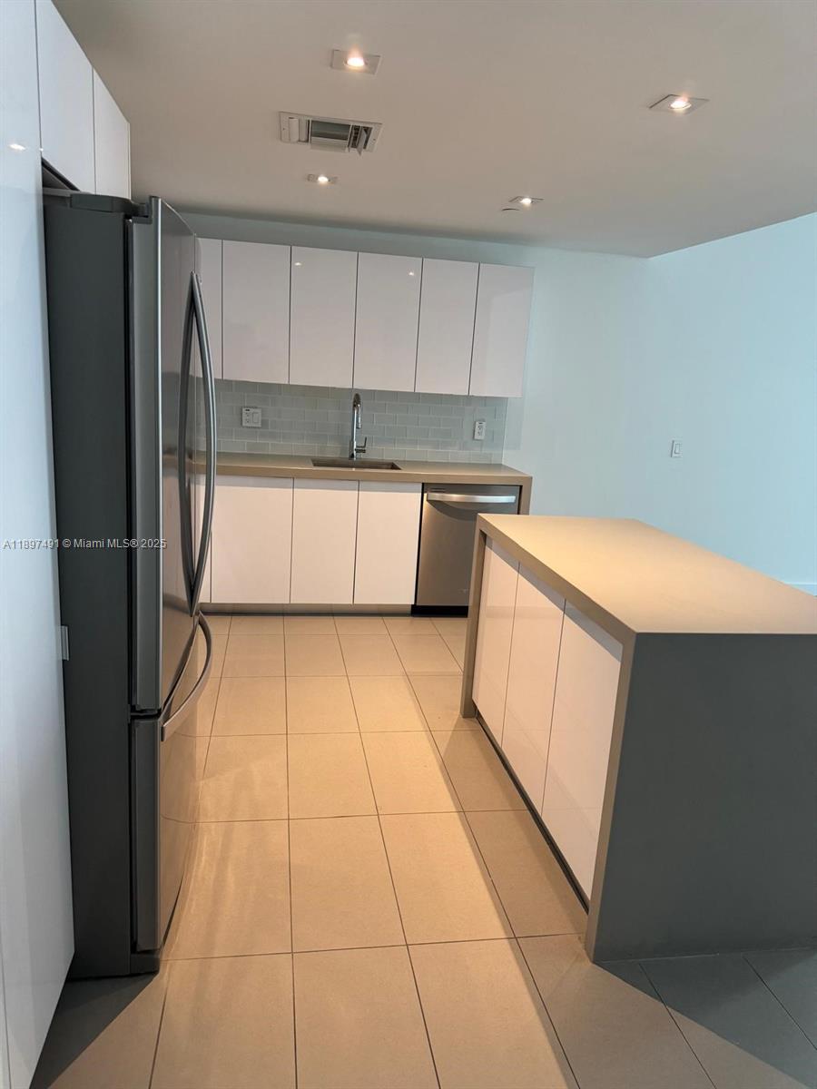 CANVAS CONDO - Residential