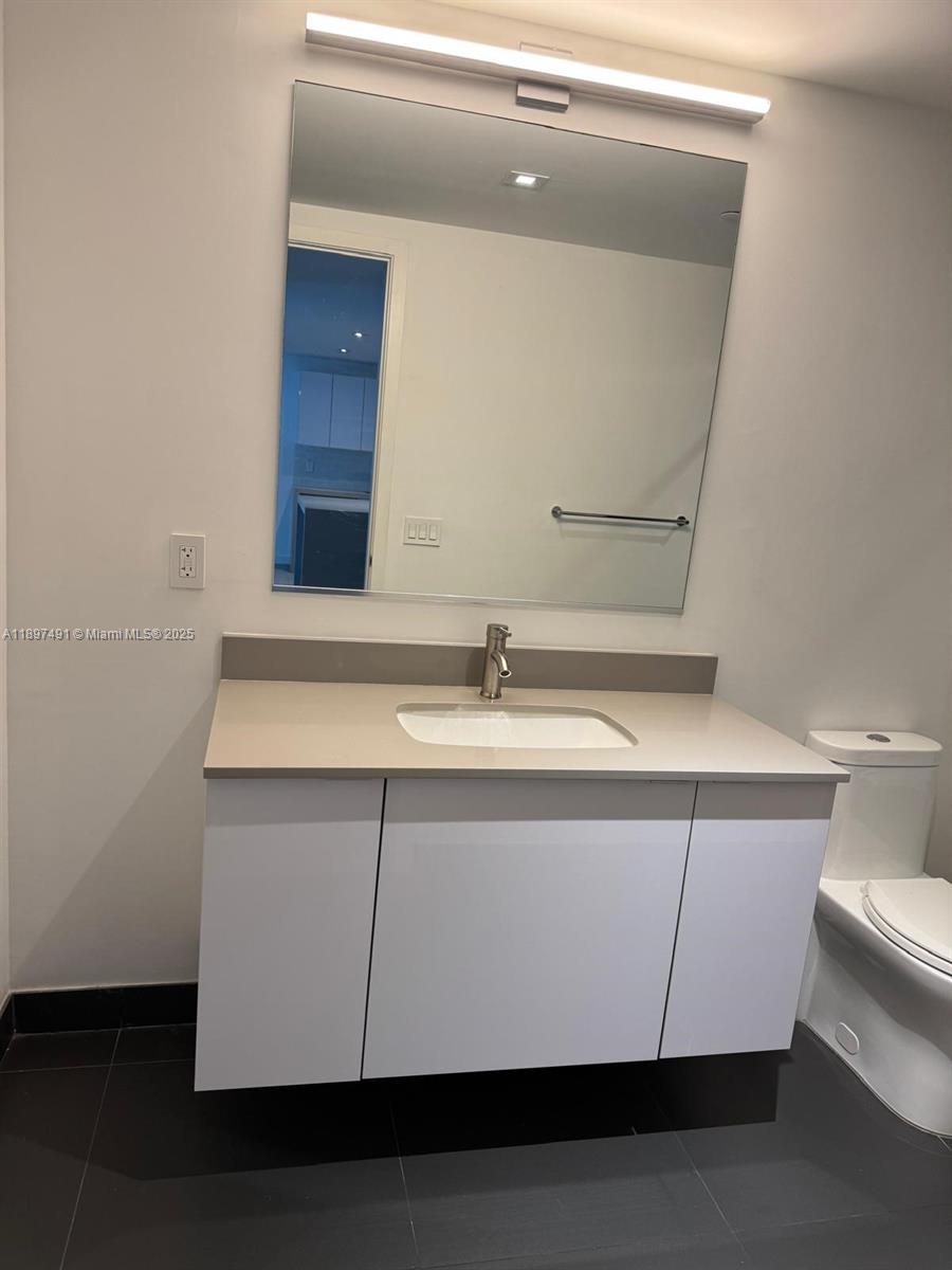 CANVAS CONDO - Residential