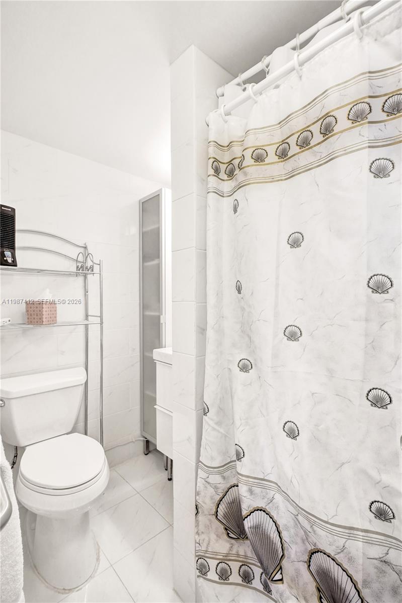 WINSTON TOWERS 200 - Residential