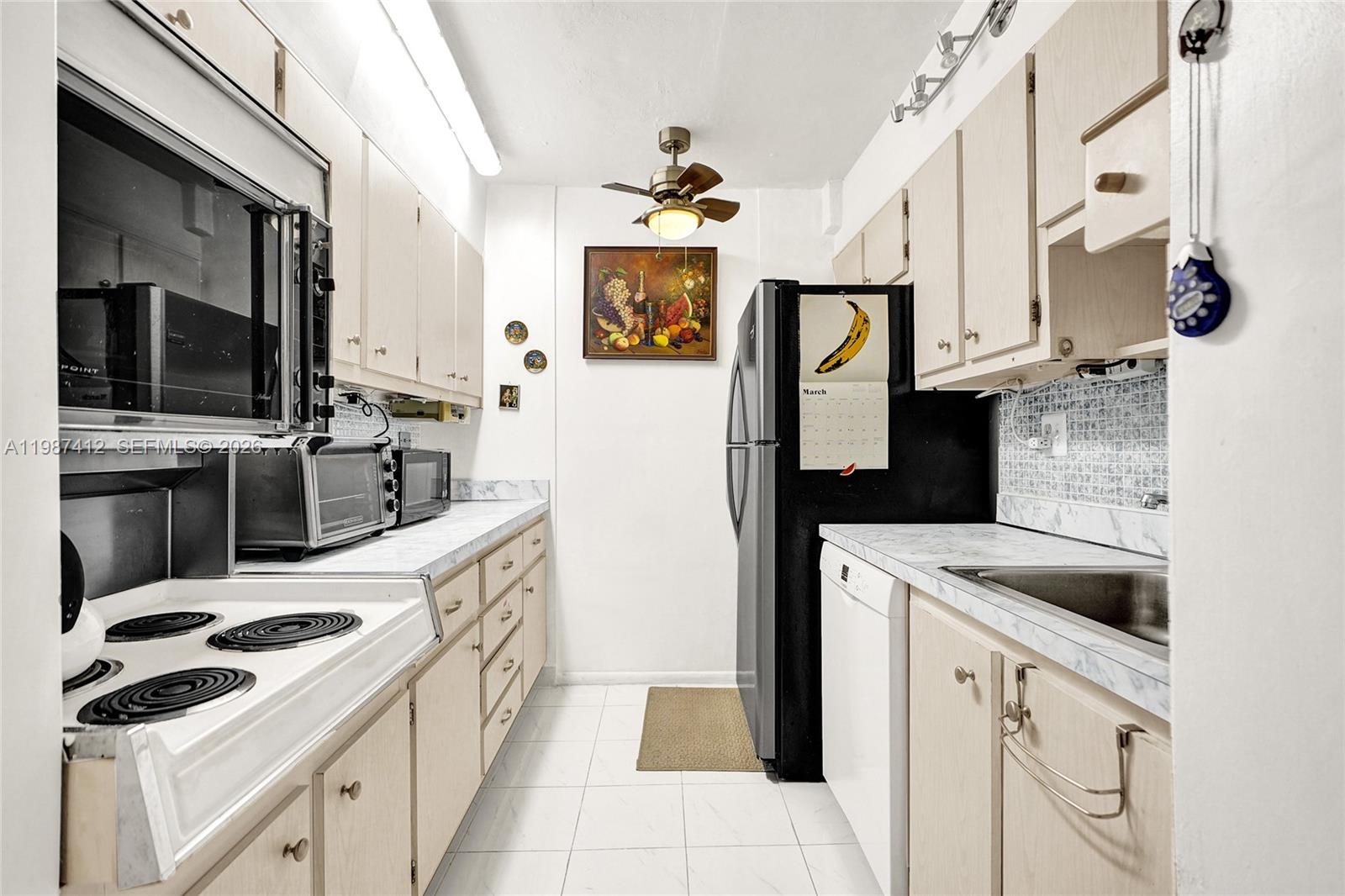 WINSTON TOWERS 200 - Residential