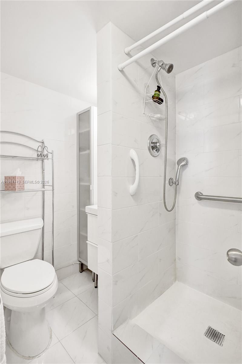 WINSTON TOWERS 200 - Residential