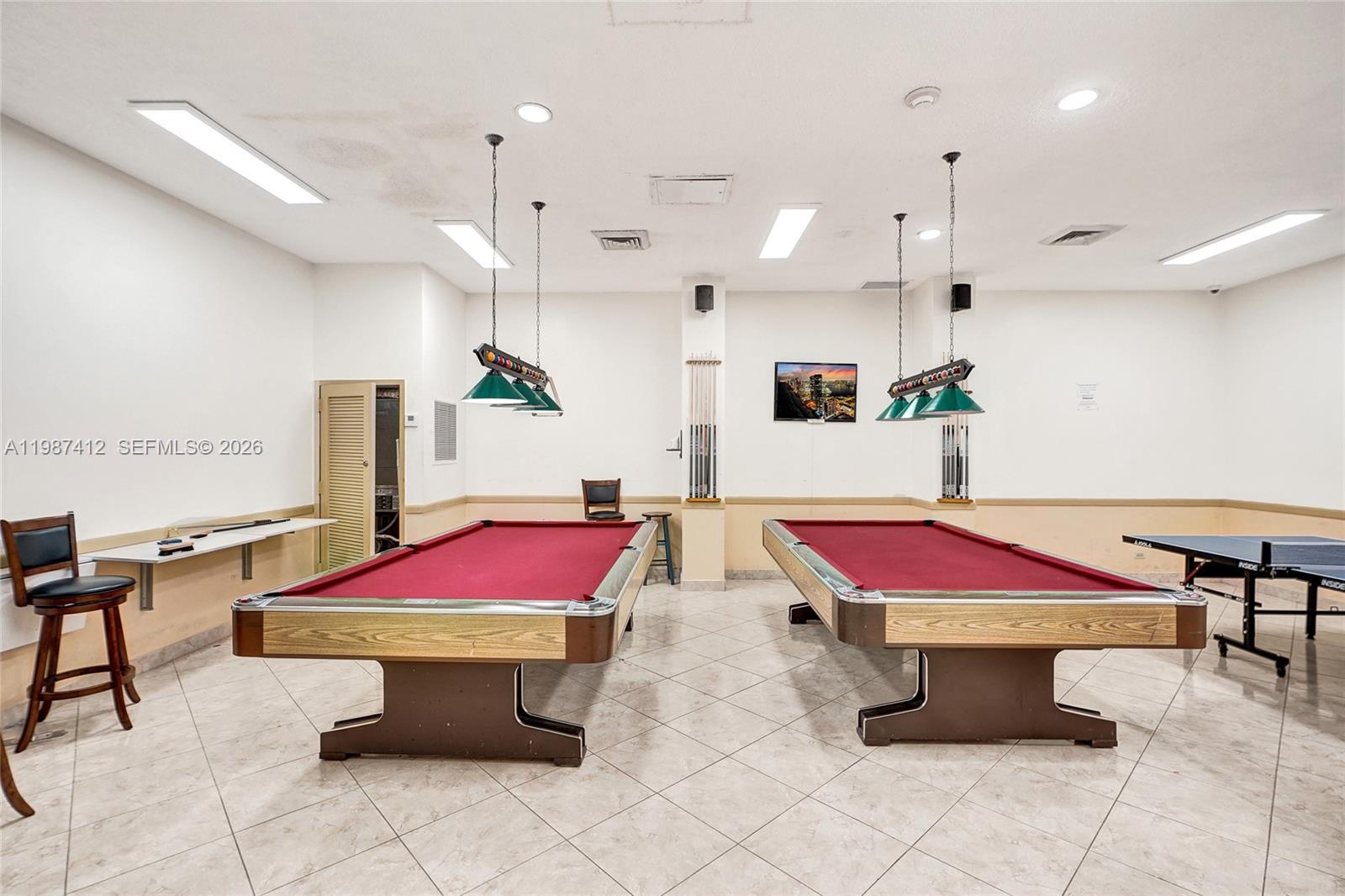 WINSTON TOWERS 200 - Residential