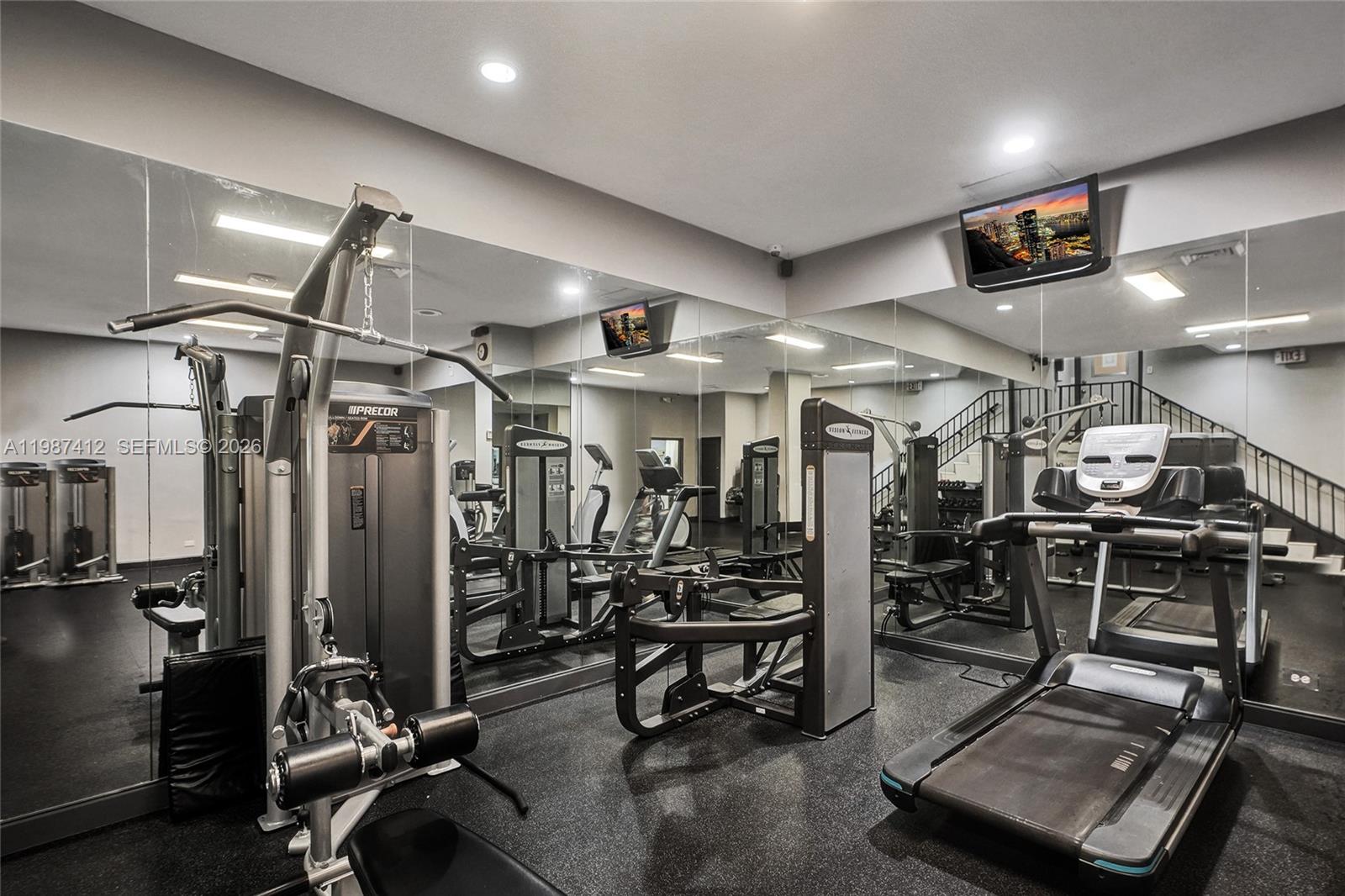 WINSTON TOWERS 200 - Residential