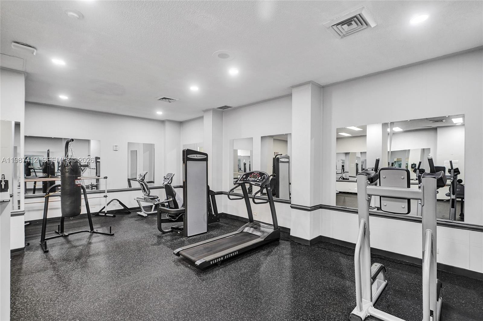 WINSTON TOWERS 200 - Residential