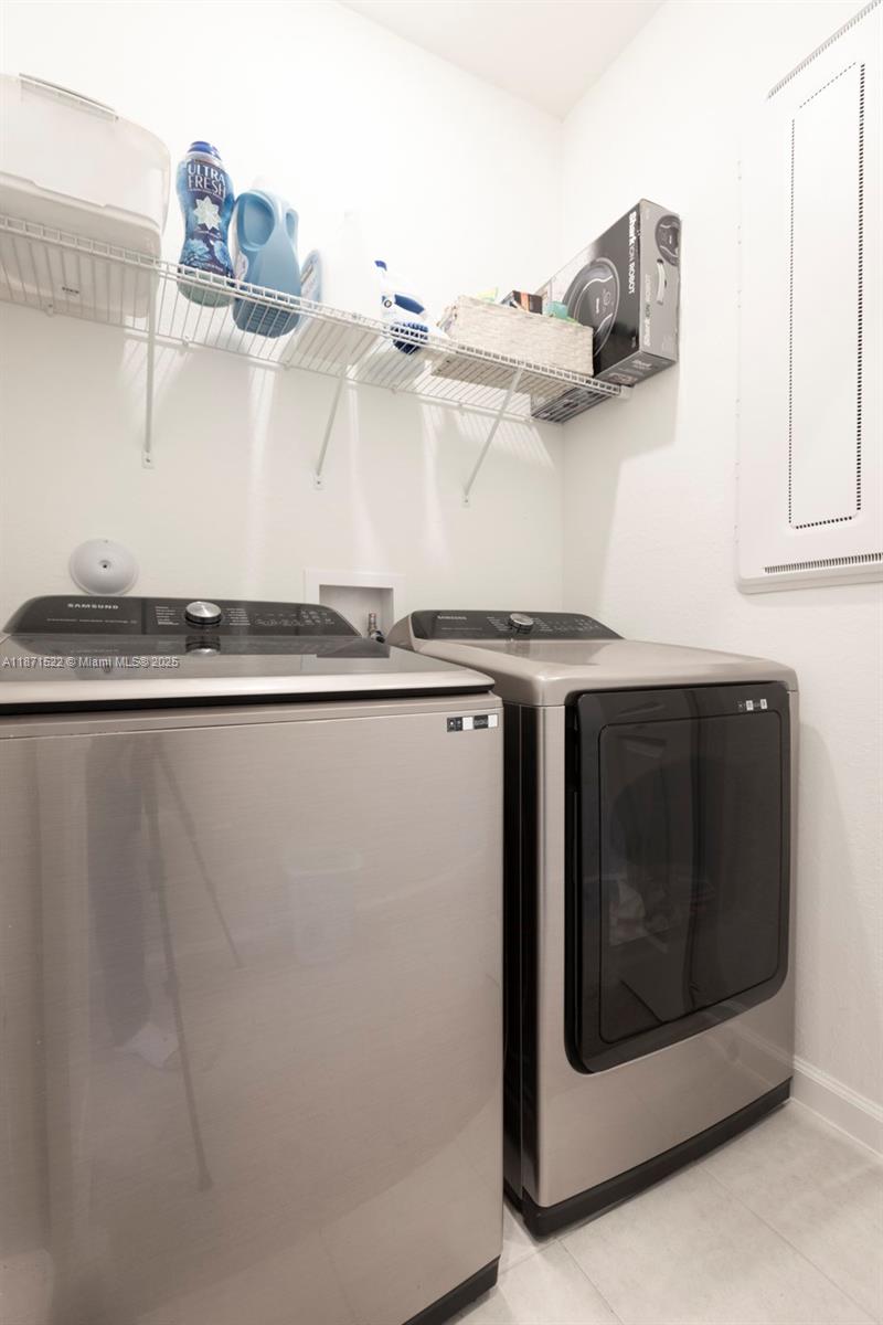 SUNSET PINES - Residential