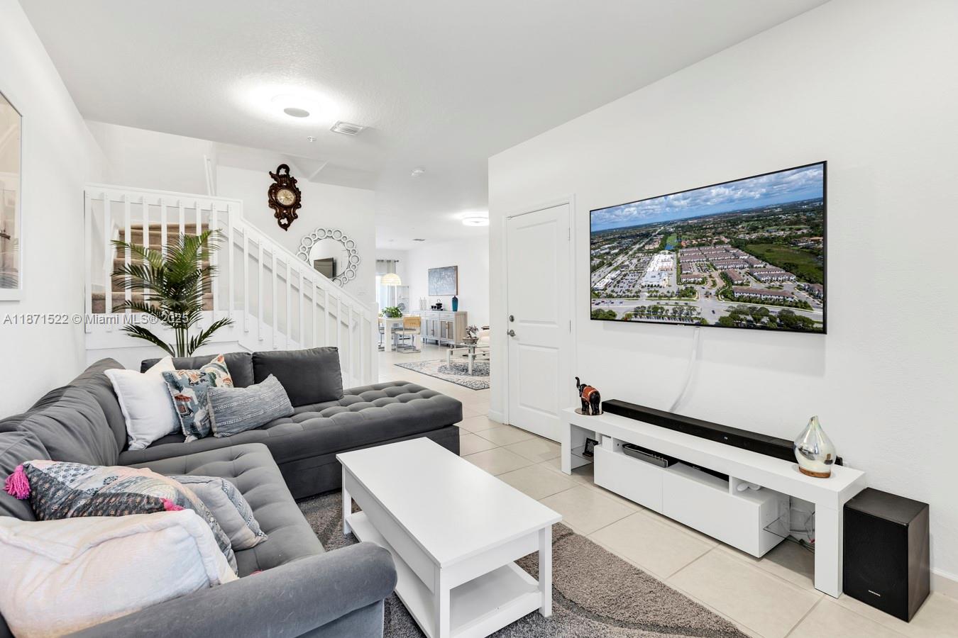 SUNSET PINES - Residential