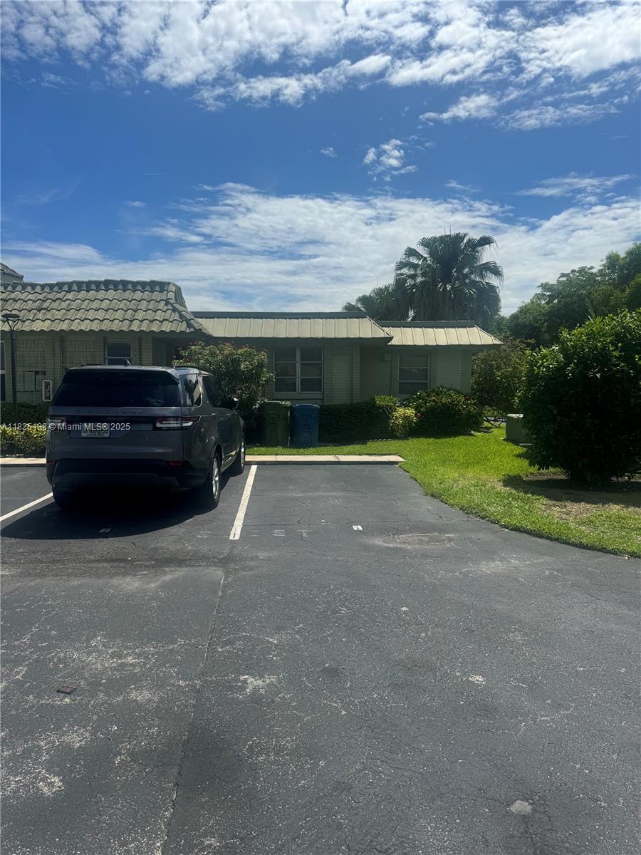 301 Bonaventure Blvd 8