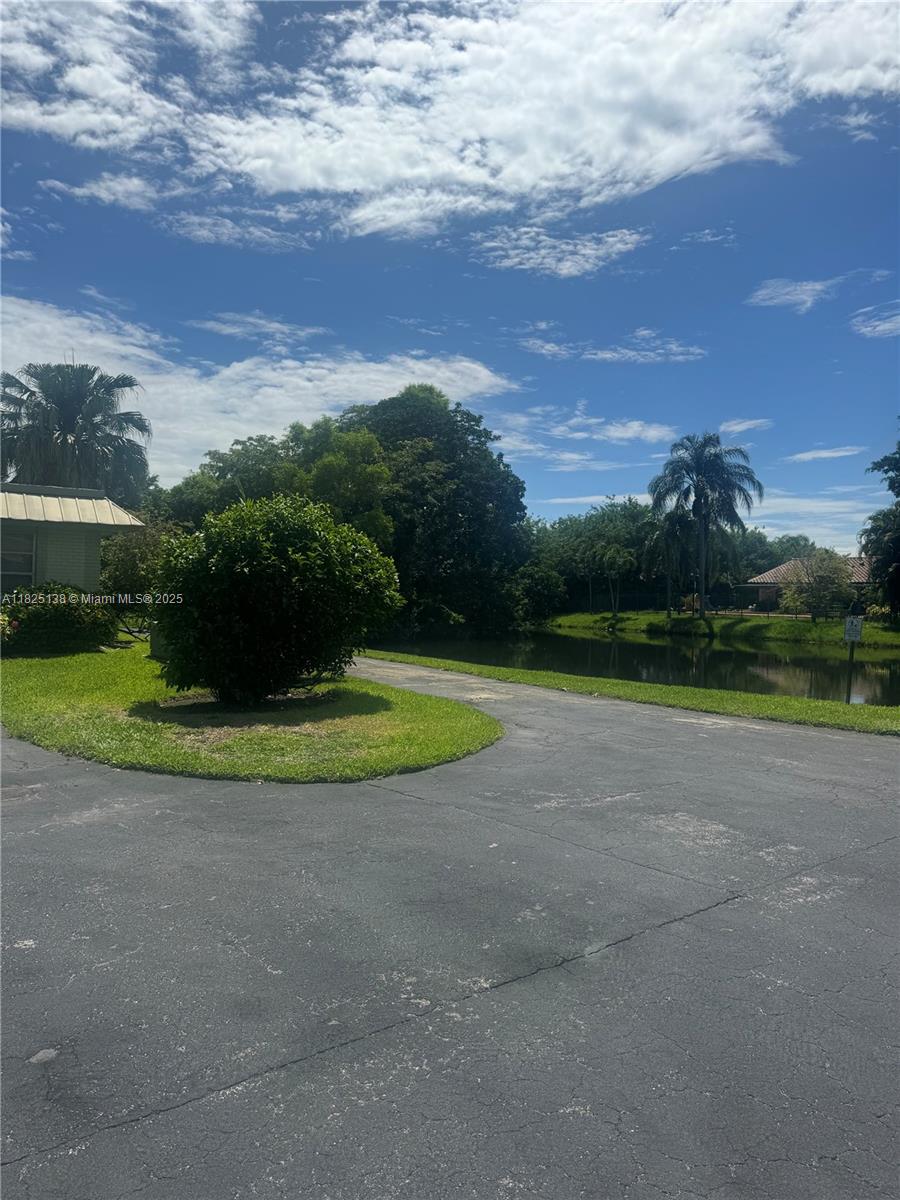 301 Bonaventure Blvd 8