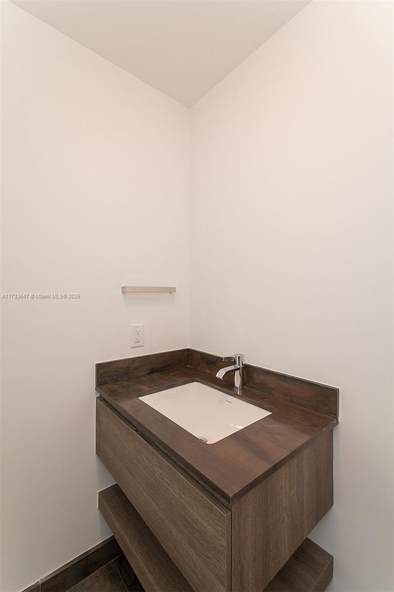 OCEANA KEY BISCAYNE CONDO - Residential