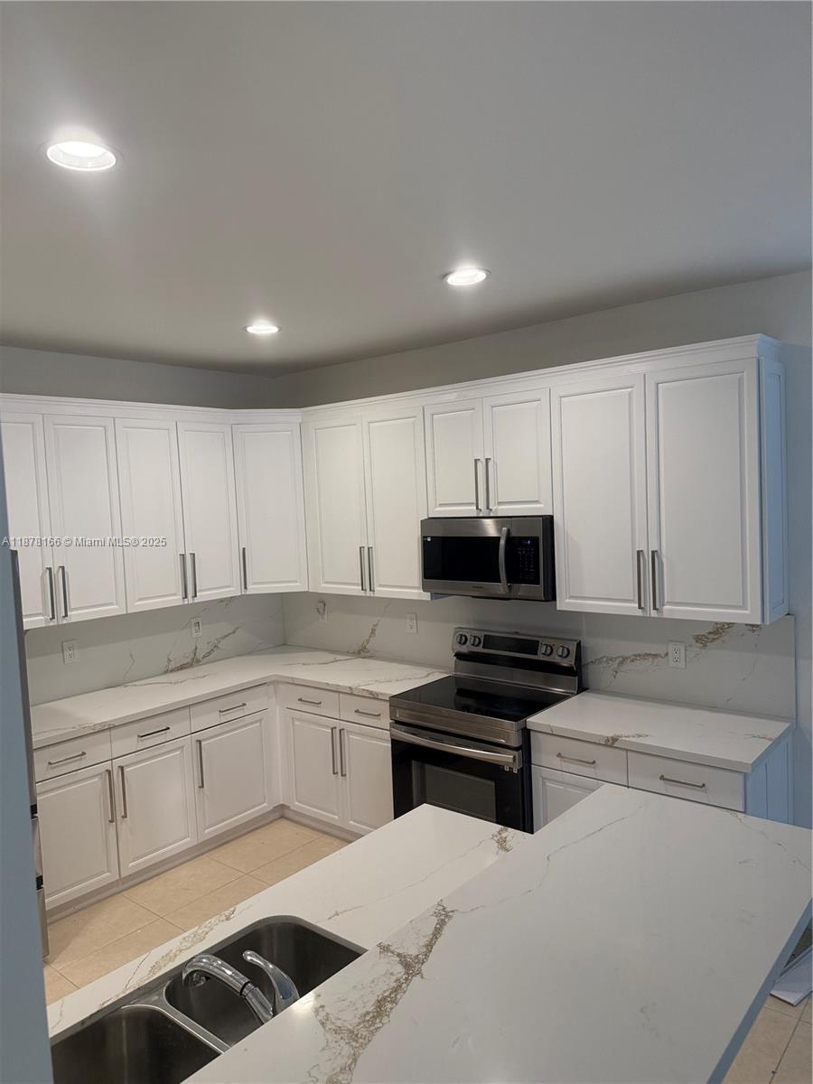 SECTOR 6 EAST - Residential Lease