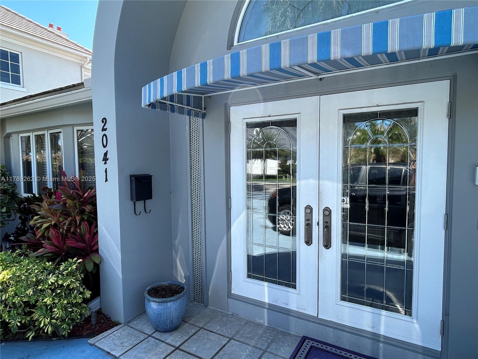 ROYAL PALM YACHT & COUNTR - Residential