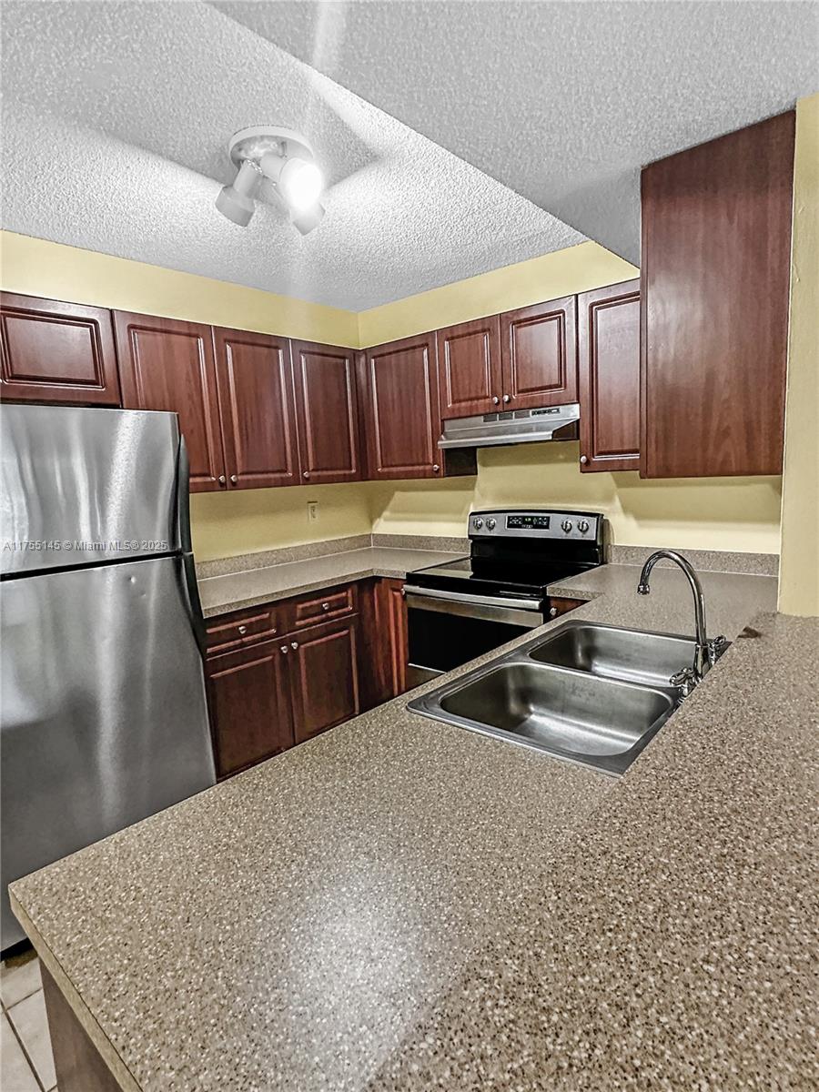 250 W Palm Cir W 103