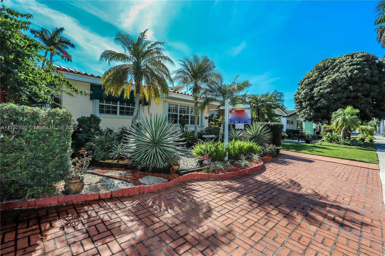 HOLLYWOOD - Residential