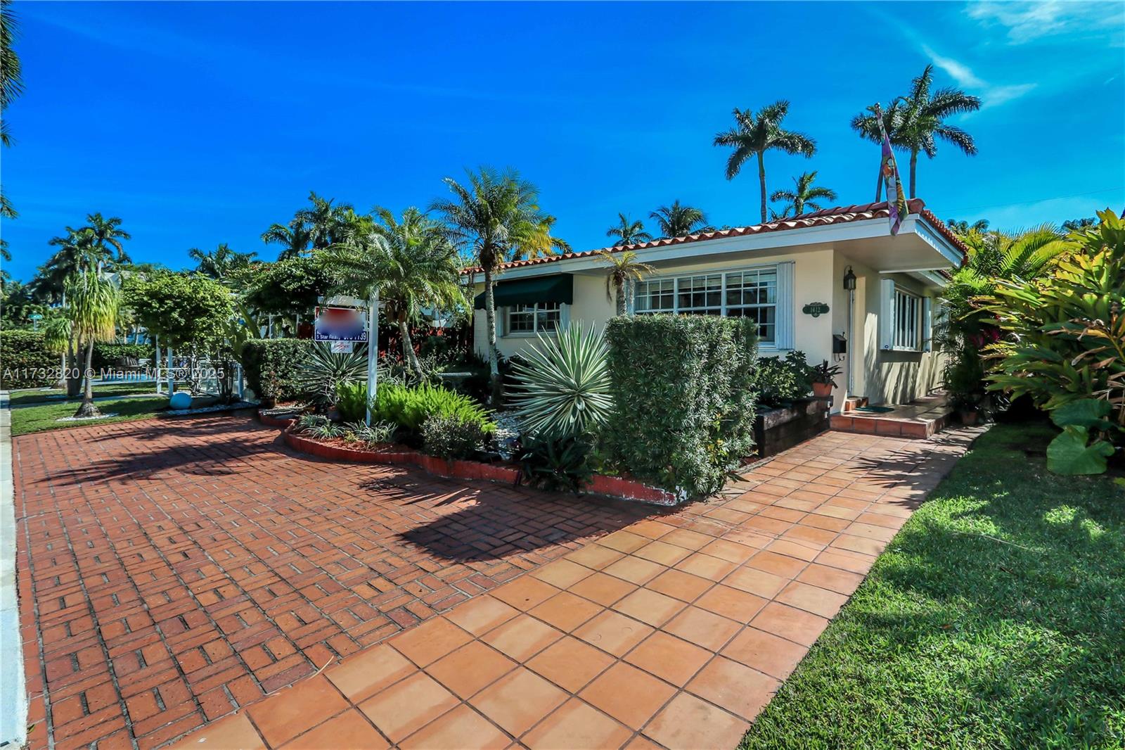 HOLLYWOOD - Residential