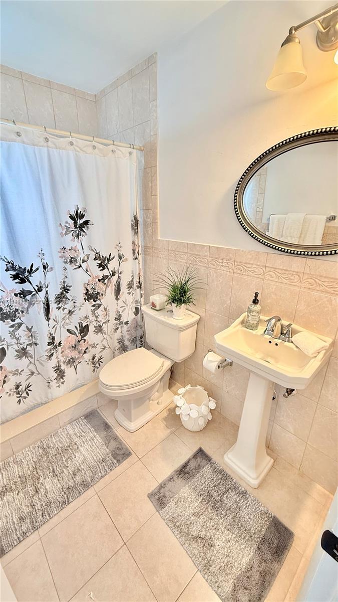 FAIRWAY ESTATES SEC SIX - Residential