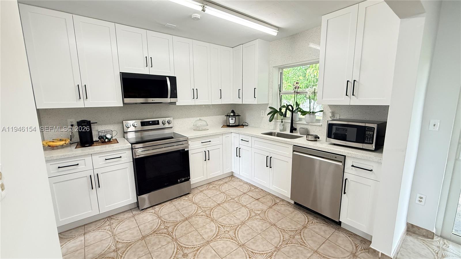 FAIRWAY ESTATES SEC SIX - Residential