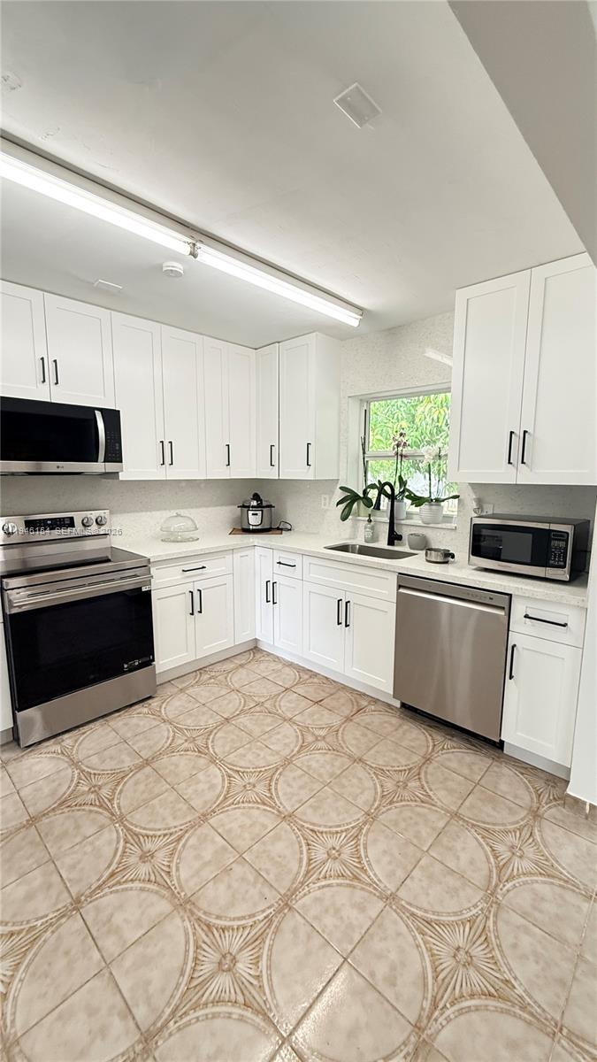 FAIRWAY ESTATES SEC SIX - Residential