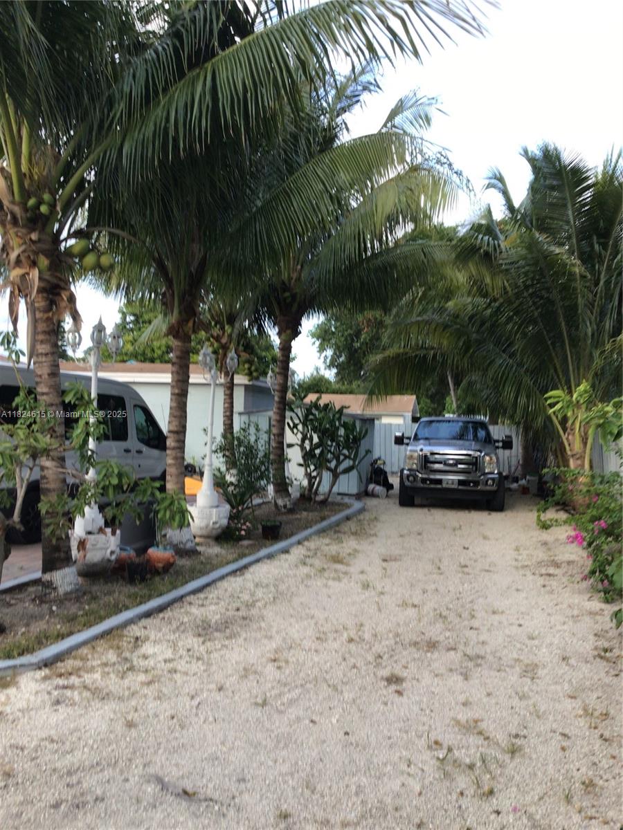 1860 NW 45th St, Miami, FL, 33142/$640,000 3 1860 NW 45th St