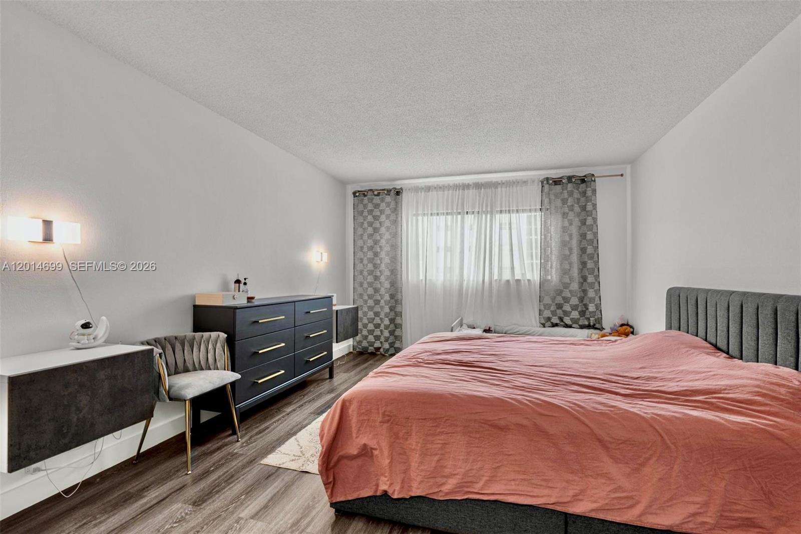 MEADOWBROOK TOWERS CONDO - Residential