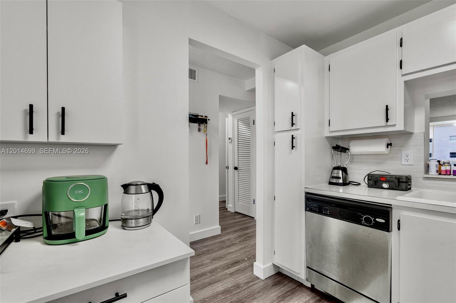 MEADOWBROOK TOWERS CONDO - Residential
