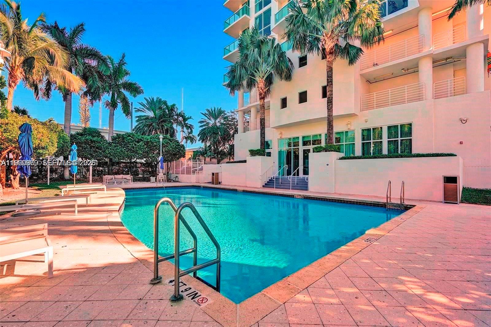 360 CONDO B - Residential