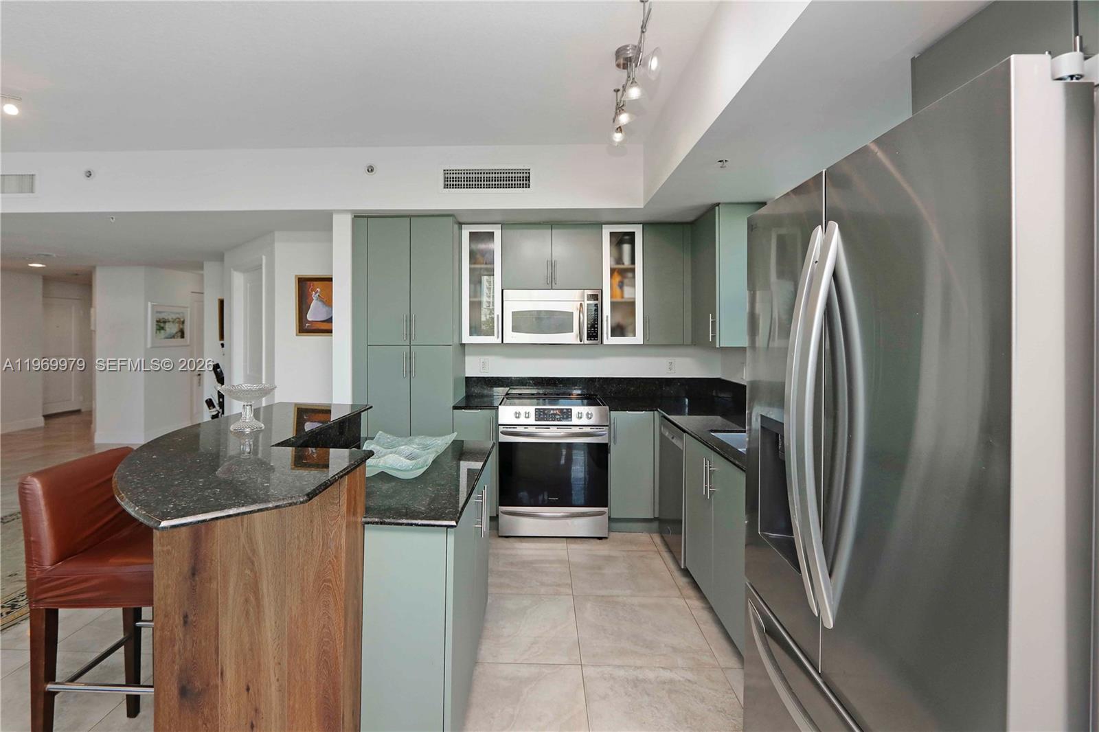 360 CONDO B - Residential