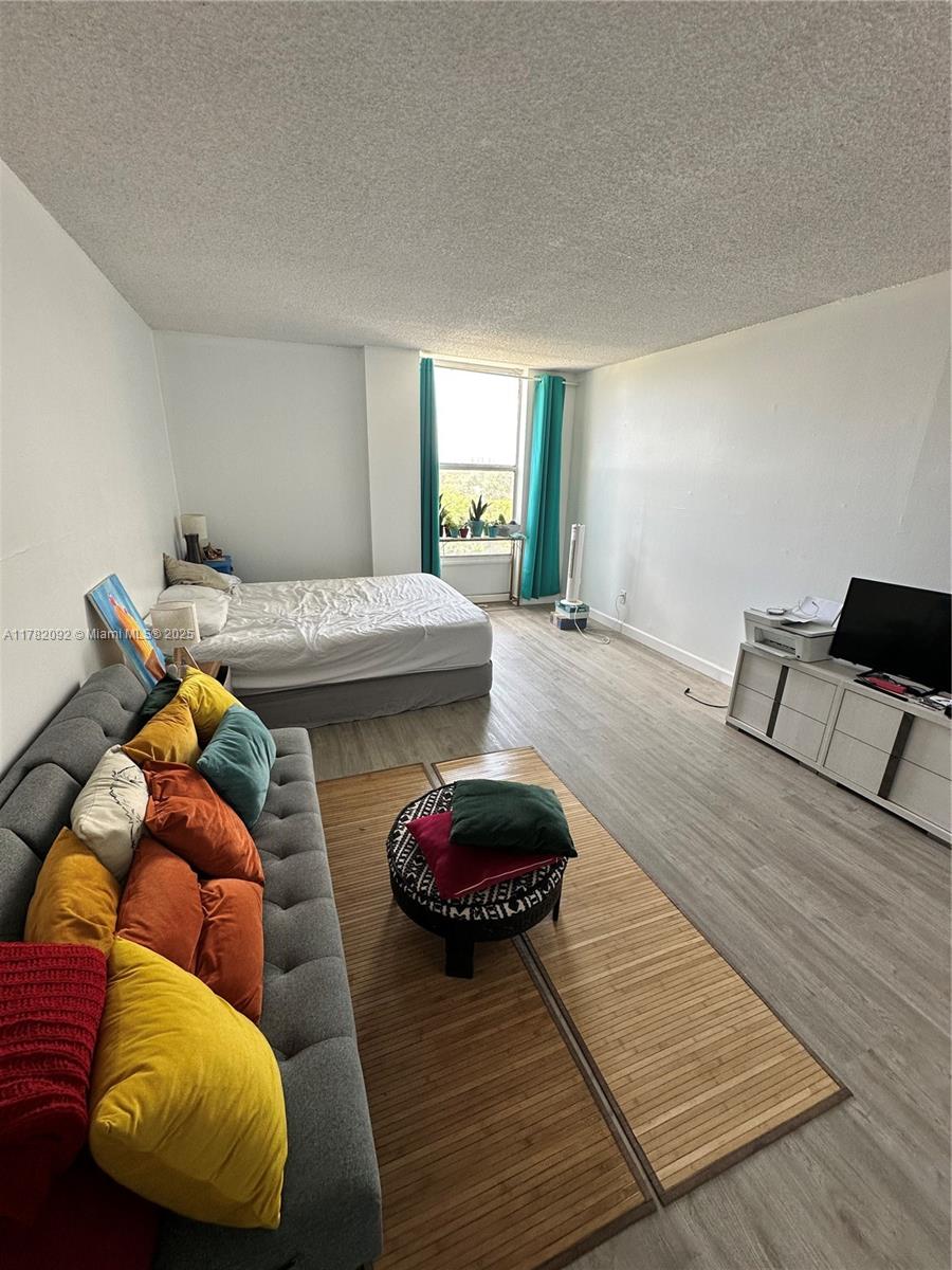 KEYSTONE TOWERS CONDO - Residential