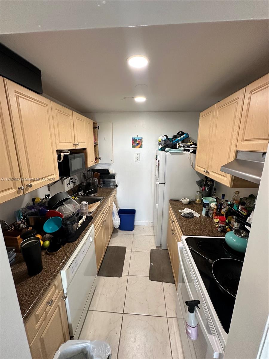 KEYSTONE TOWERS CONDO - Residential