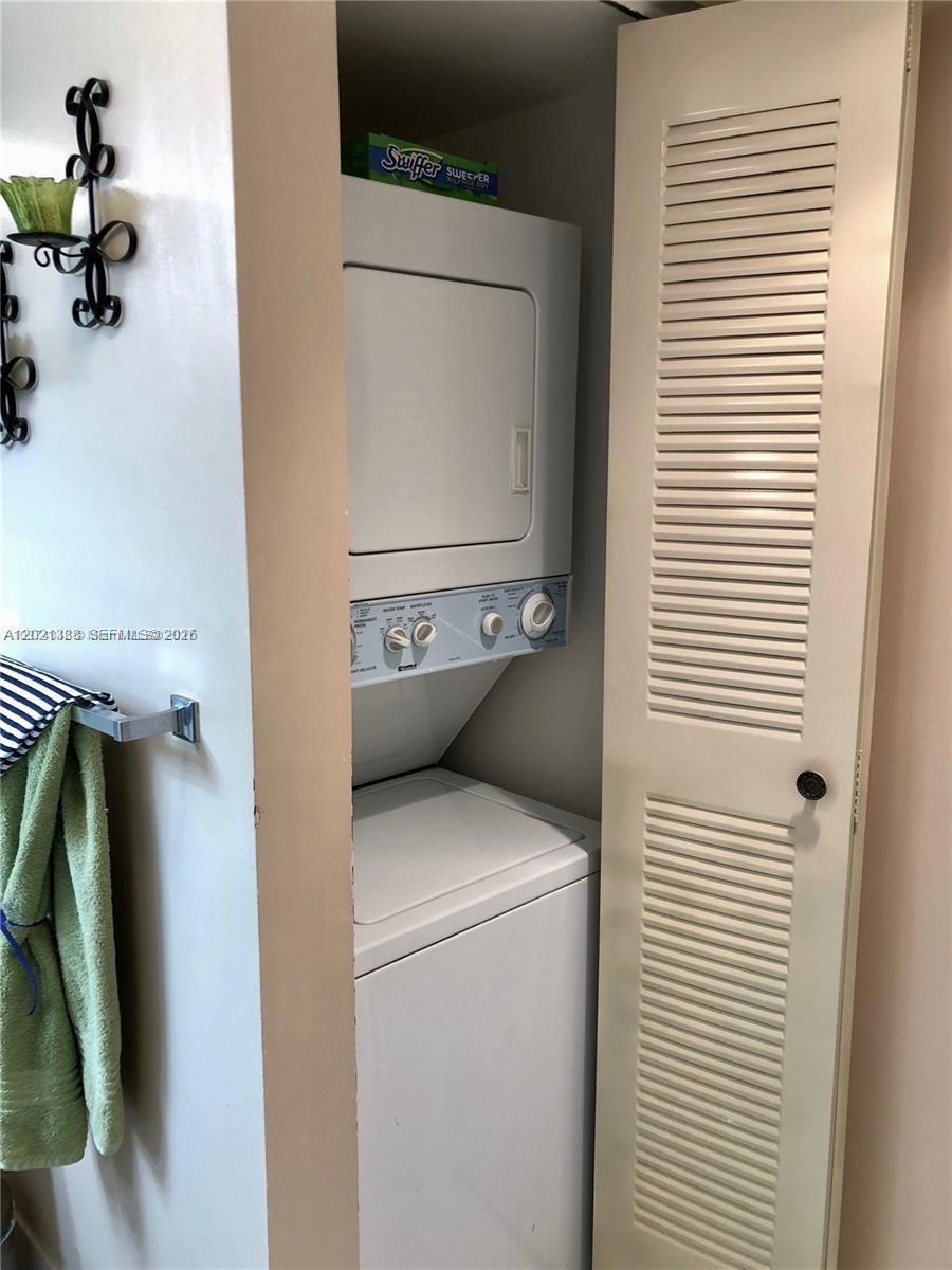 CAMBRIDGE AT CENTURY VILL - Residential
