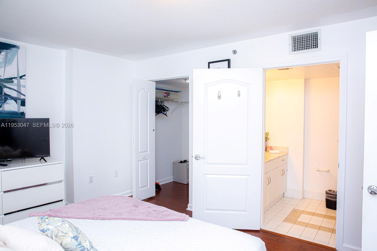 THE CLUB AT BRICKELL BAY - Residential