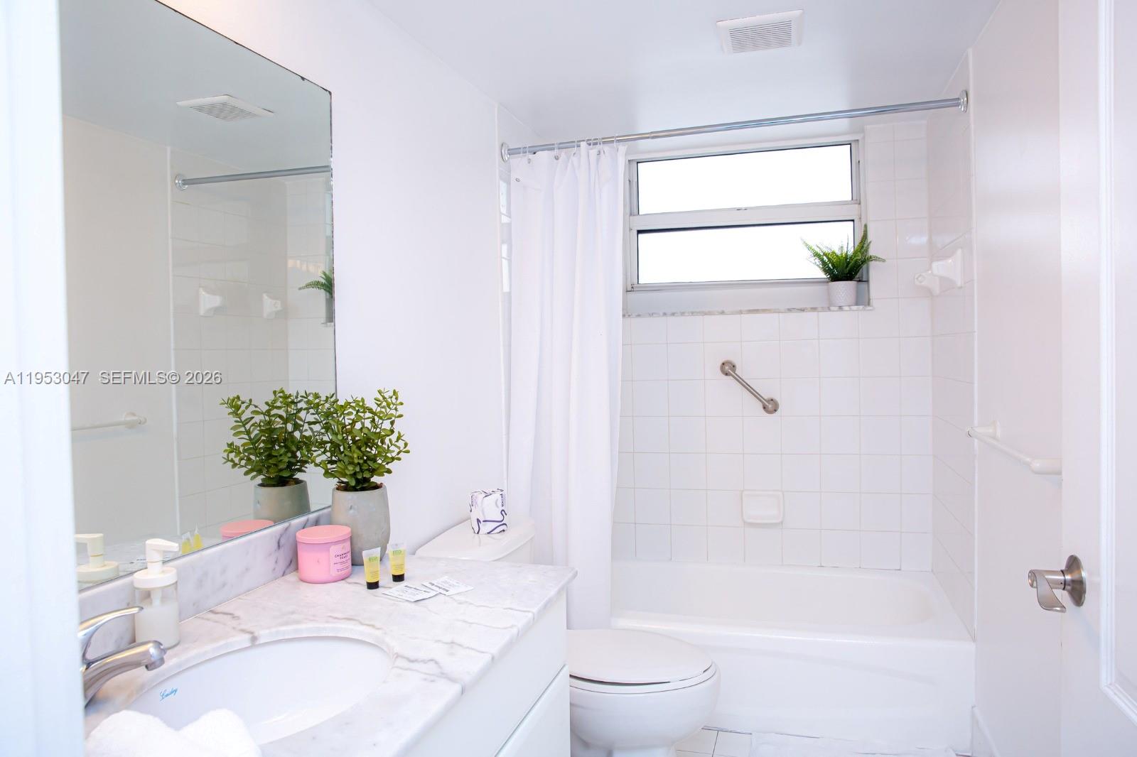 THE CLUB AT BRICKELL BAY - Residential