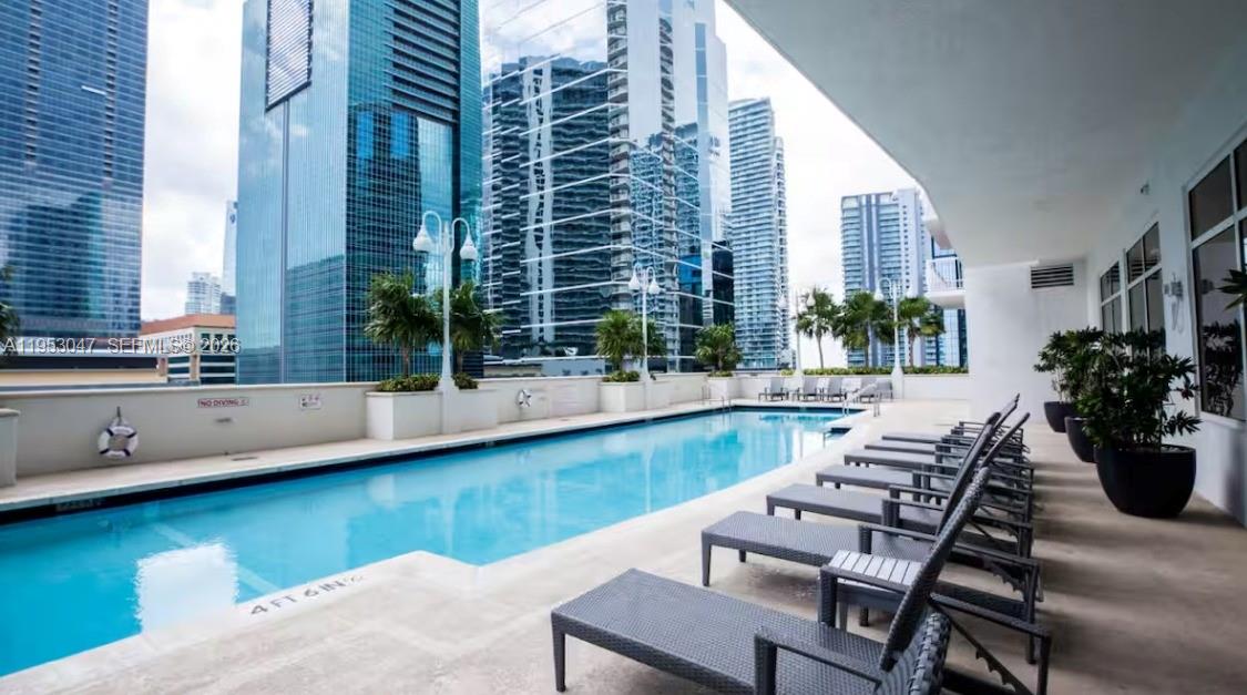 THE CLUB AT BRICKELL BAY - Residential