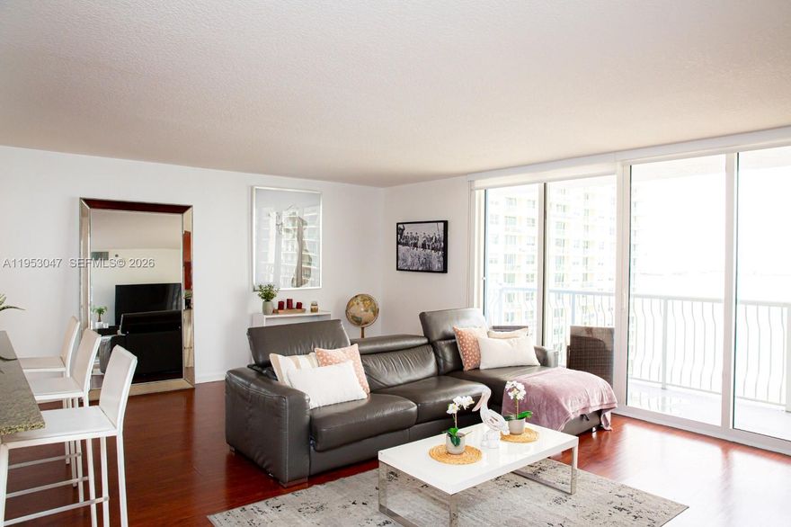 Corner unit with stunning view of Brickell Bay, intracoastal and Miami skyline. Rarely available line 01, offering spacious 3 bedrooms, 2 bathrooms in the heart of Brickell. Great investment option for short-term rental, DAILY AIRBNB ALLOWED. Averaging more than $100,000 annually on Airbnb alone, with tremendous upside potential. Unbeatable location with spectacular view, 24-hour concierge service, 2 pools, recreational area, and club room. The luxury lifestyle that Miami has to offer! Don't miss the opportunity!!