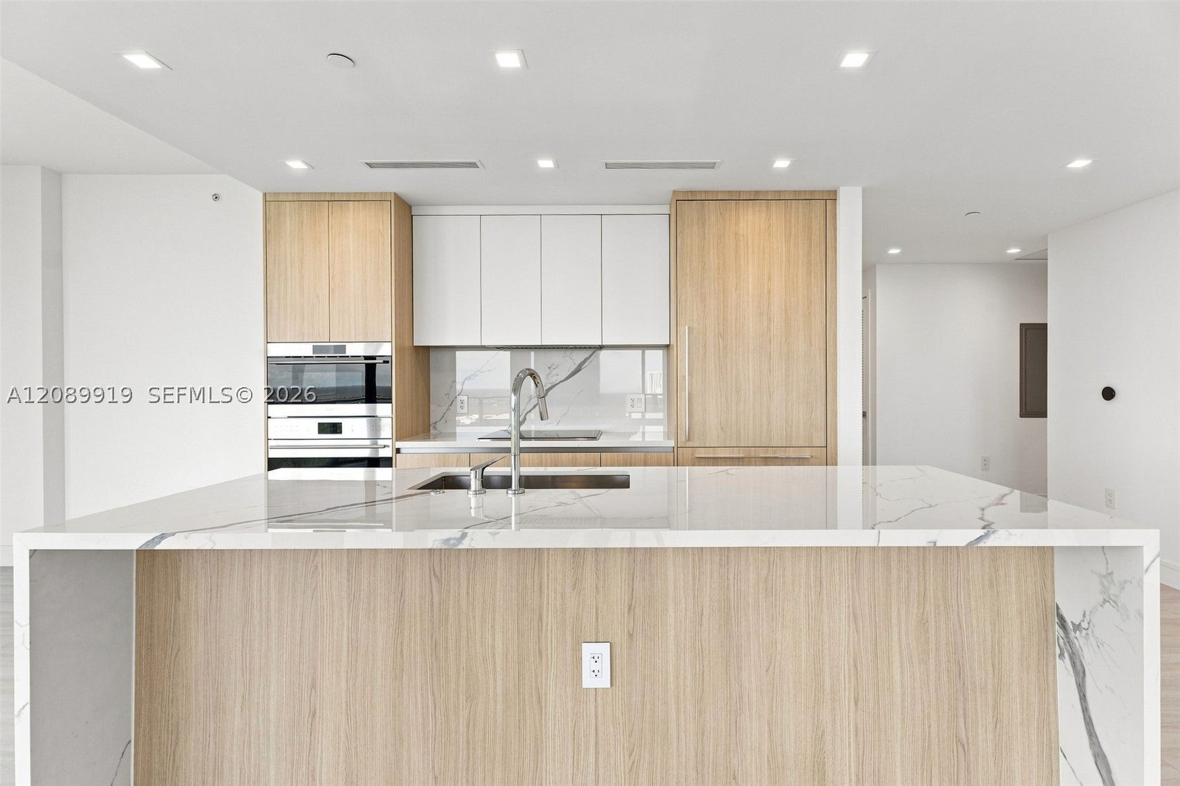 2411 Laguna Cir 2301
