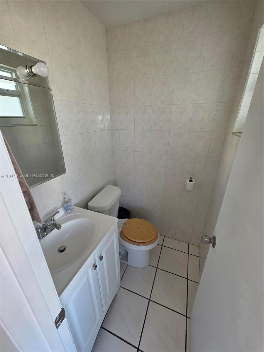 JEFFERSON PLAZA CONDO - Residential Lease