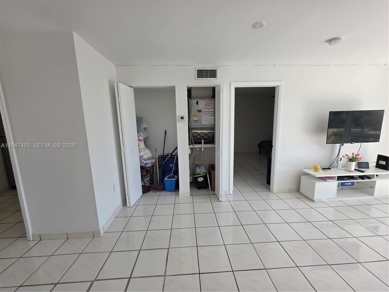 JEFFERSON PLAZA CONDO - Residential Lease