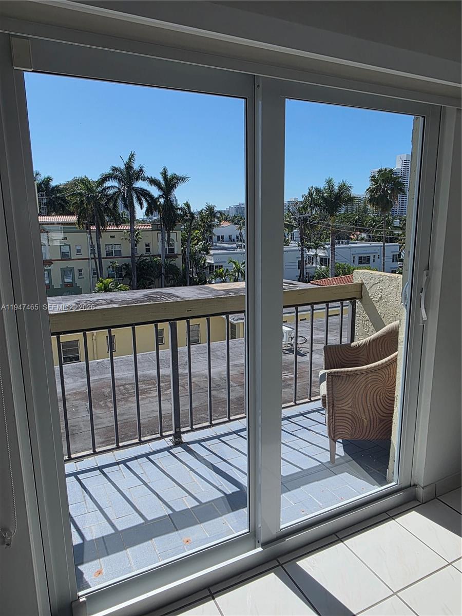 1612 Jefferson Ave PH02