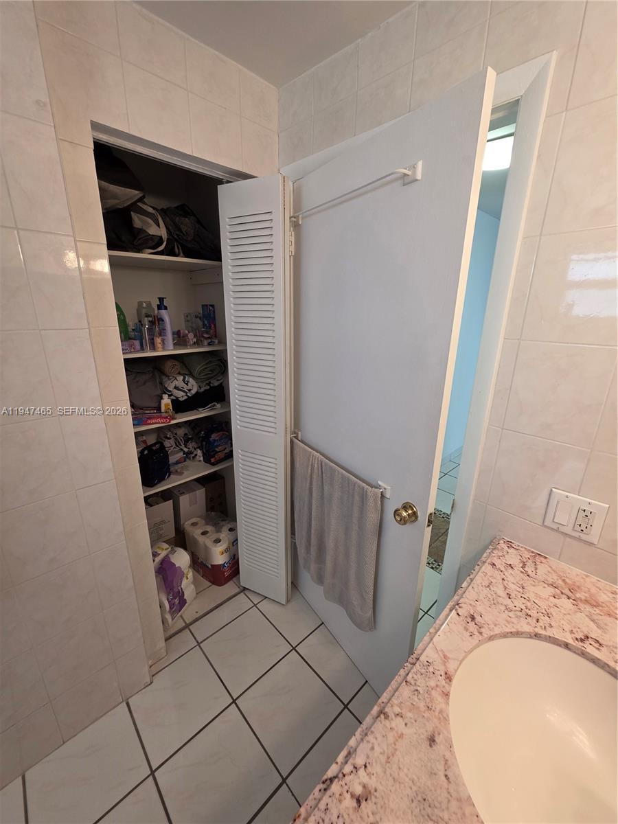 JEFFERSON PLAZA CONDO - Residential Lease