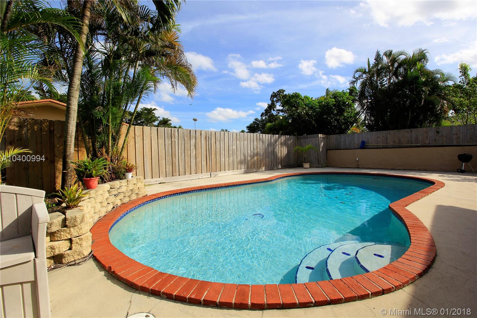 ARROWHEAD COUNTRY HOMES S - Residential