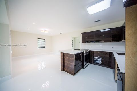 1748 NE 180th St North Miami Beach FL 33162