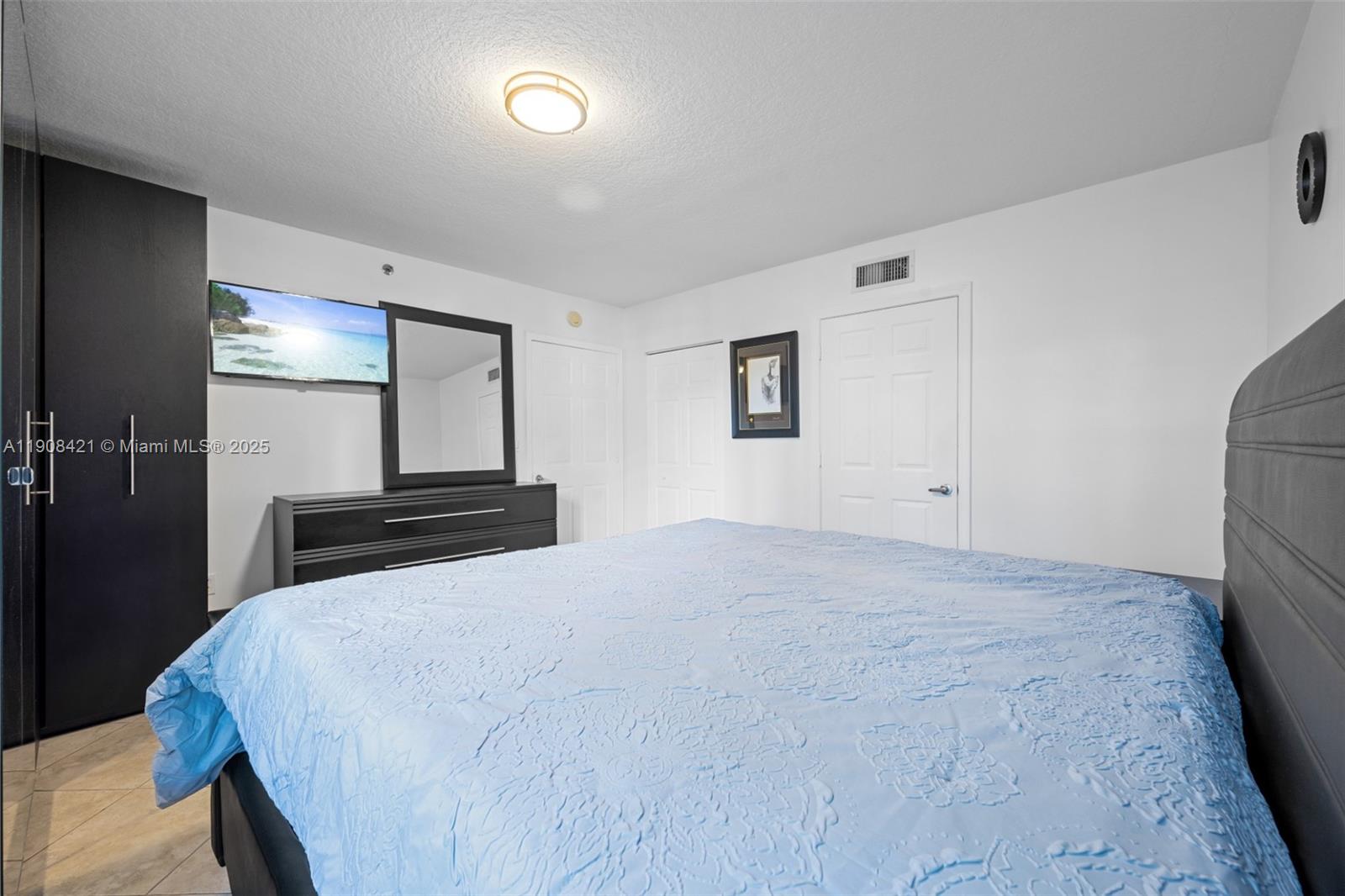 SURFSIDE PALMS CONDO - Residential Lease